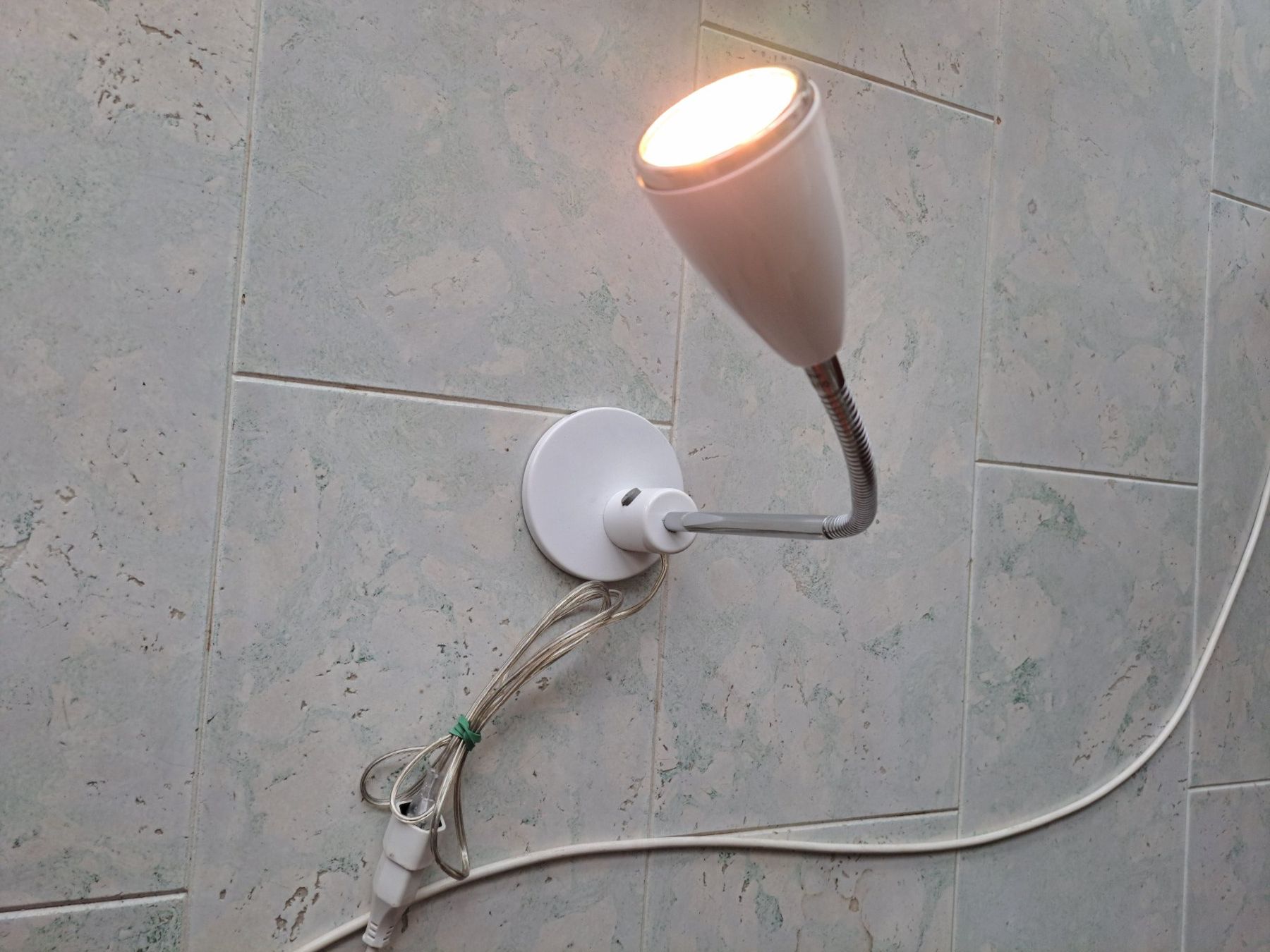 Lampade: Tischleuchte LED – Usato da Pfäffikon ZH venduto da Valsangiaccomo 2