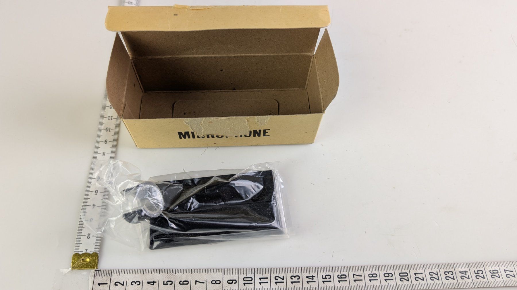 Microfoni: Benytone Mikrofon mit Kabel & Halterung, Vintage, top! – Usato da Zürich venduto da axolottchen 6