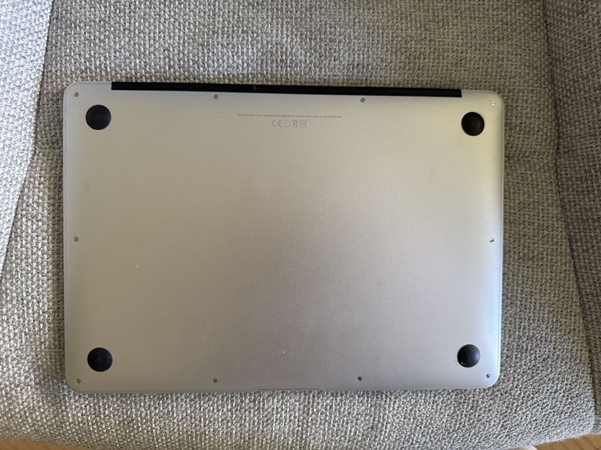 Apple Notebooks: MacBook Air 13” – Defekt aus Adliswil von Busys 3