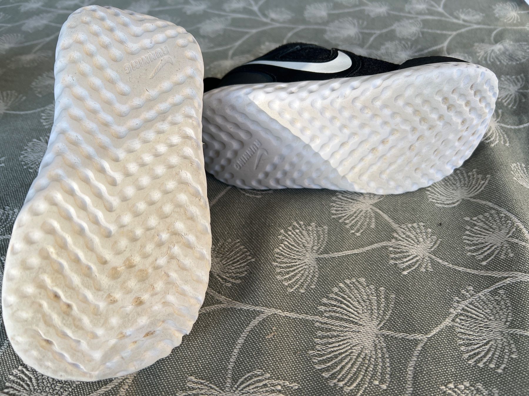 Nike Scarpe per ragazzi: Nike Revolution, Grösse 27 26 – Usato da Sennhof venduto da Dealmonster 4