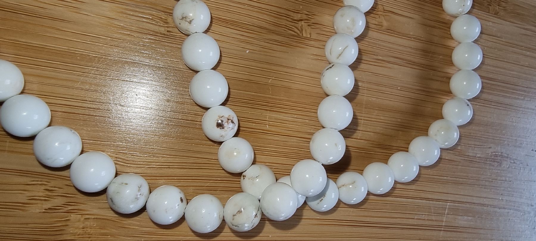 Minerali & Pietre curative: Magnesit 8mm. Strang – Nuovo e nell'imballaggio originale da Menziken venduto da Mirager 1
