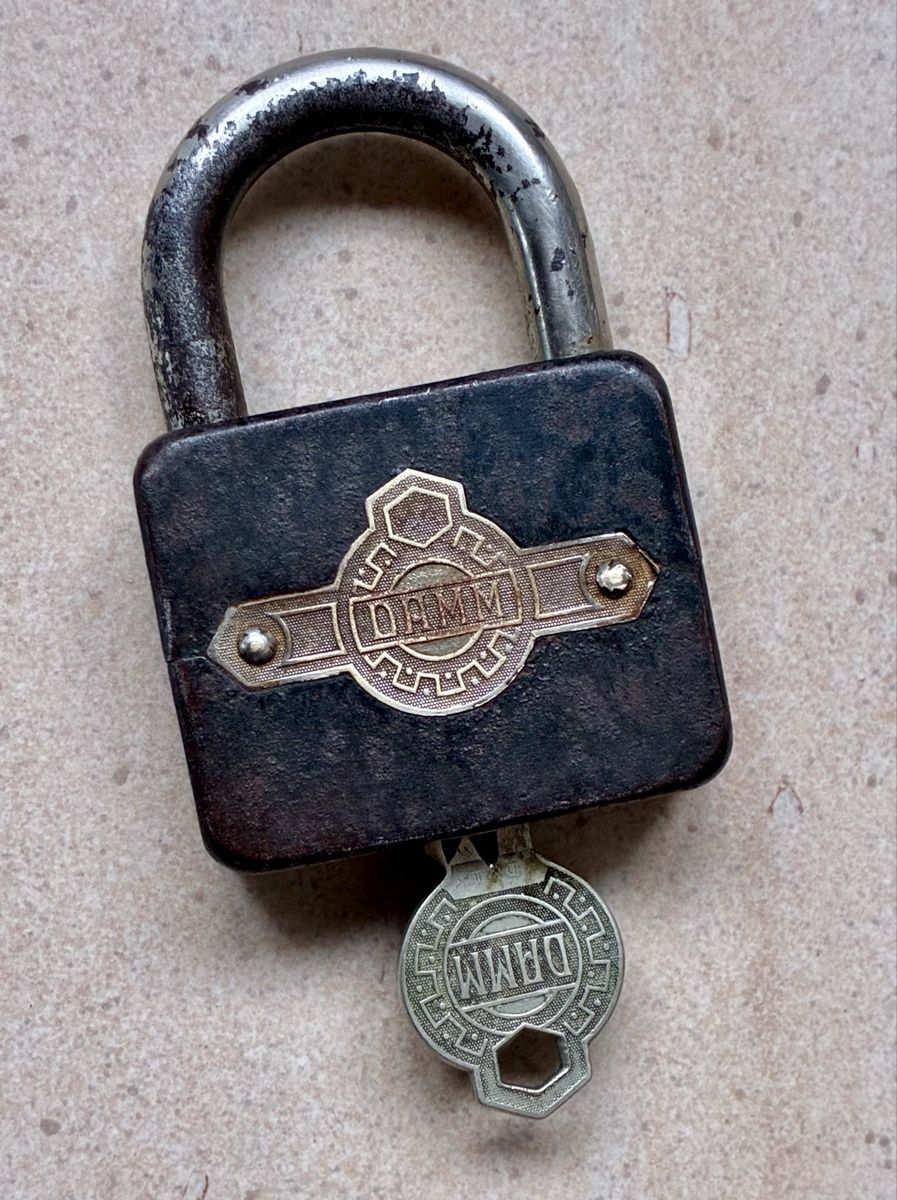 Lucchetti: Cadenas vintage – Usato da Chézard-St-Martin venduto da myckel