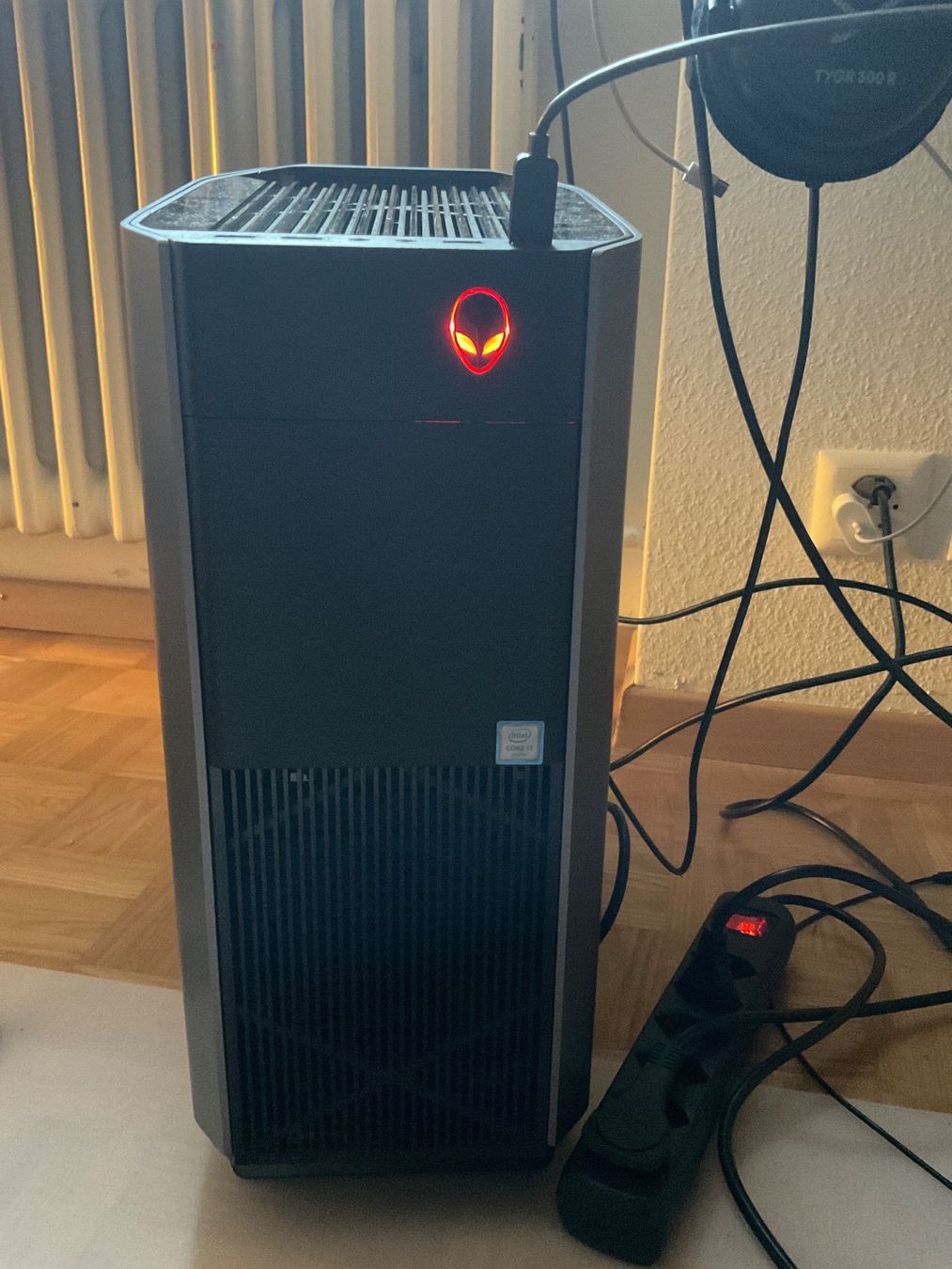 Alienware PCs: Gaming PC Alienware Aurora R5 Top Zustand – Gebraucht aus Malters von  6