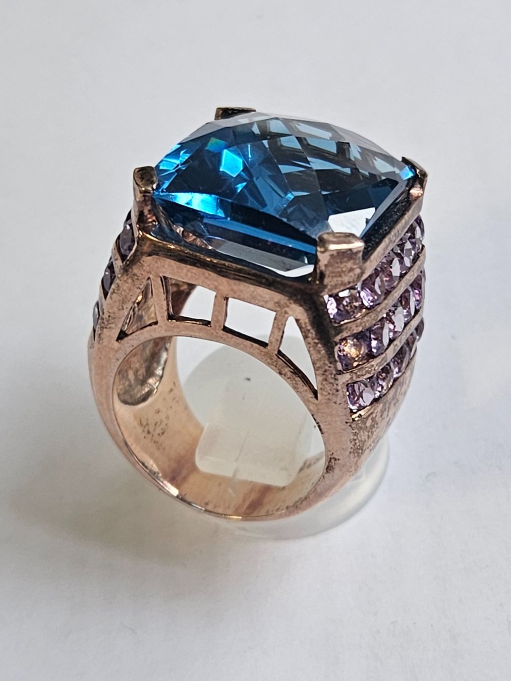 Anelli: Massive Ring mit blauaem Topas und Amethisten Grösse 58 – Nuovo (secondo la descrizione) da Zürich venduto da Bieter04 7