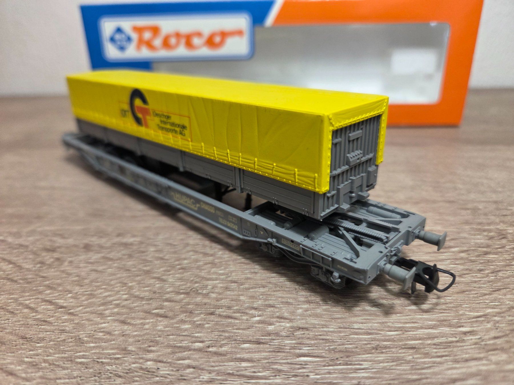 Roco Modellini di ferrovie: Roco 48031 Taschenwagen HUPAC SBB H0 – Nuovo e nell'imballaggio originale da St-Aubin-Sauges venduto da Lo_Go 2