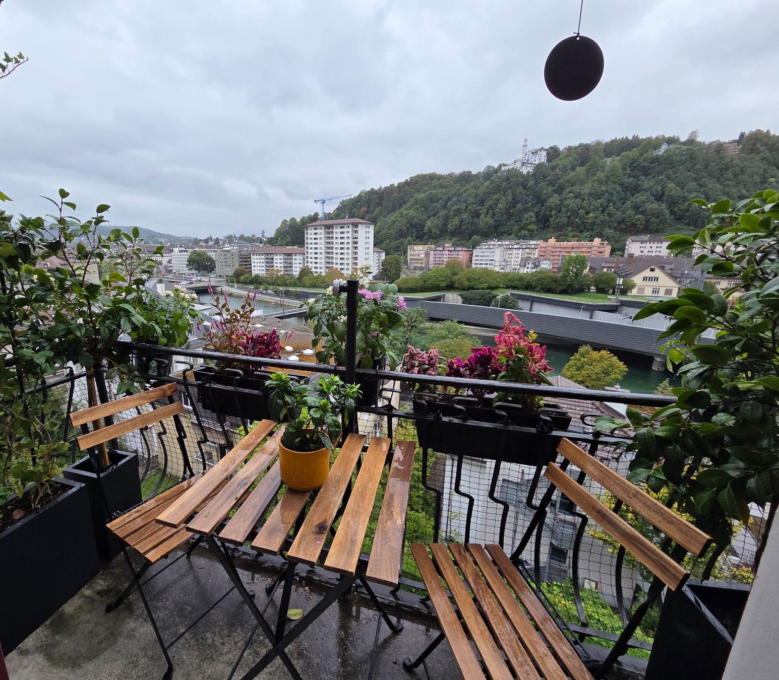 Ikea Set de table et chaises: Gartentischgarnitur 2 Stühle & Tischchen – D'occasion à Luzern par PCP_666