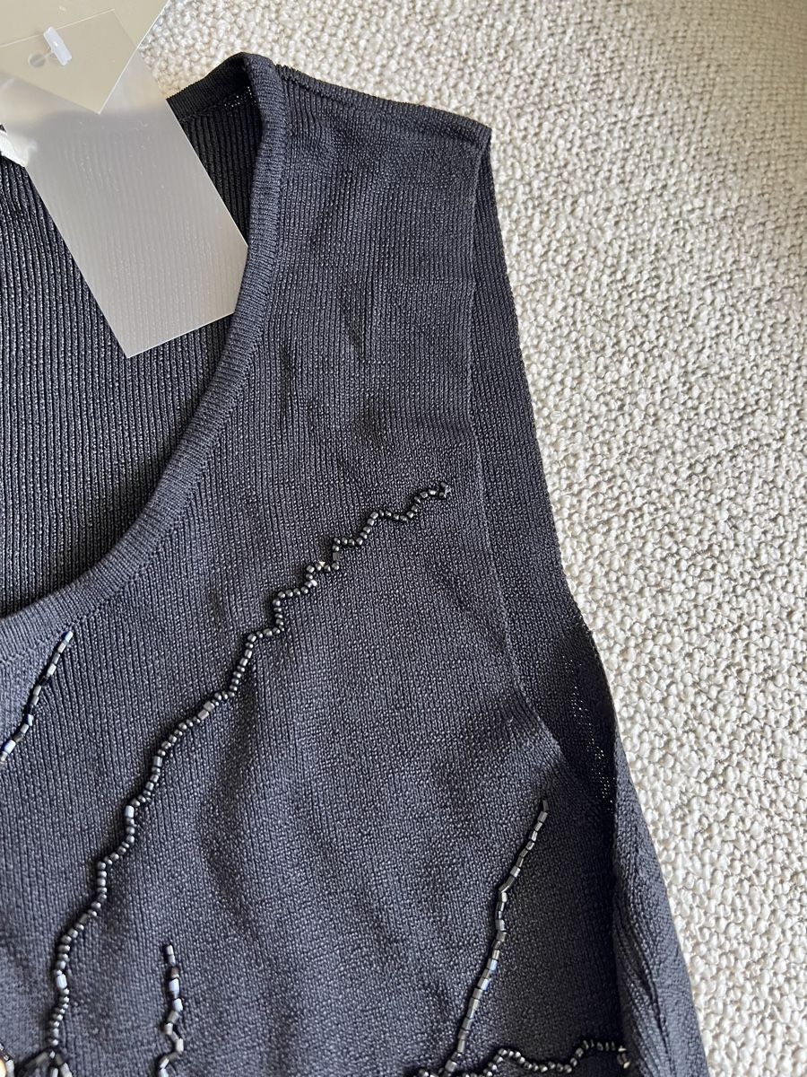Top: New  top with 50% Lana wool – Nuovo e nell'imballaggio originale da Zürich venduto da dor_9l9g 3