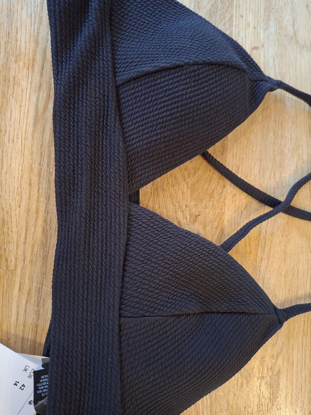 H&M Badekleider & Bikinis: Damen Bikini Oberteil schwarz H&M Neu – Gebraucht aus Leuk-Stadt von See_Lin 1