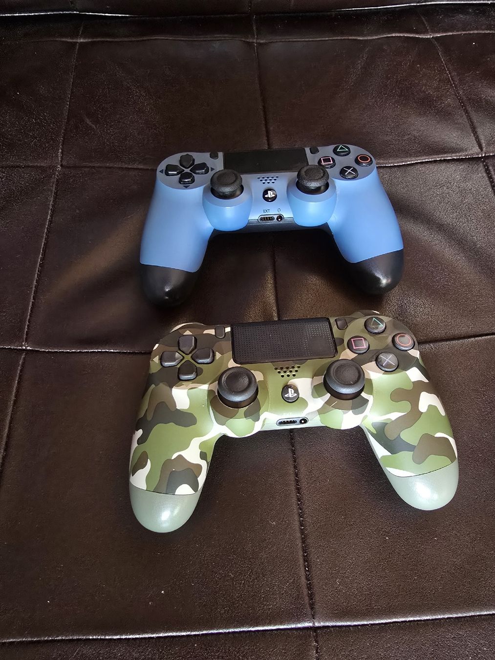 Sony Console: 2 mal Sony PS4 Controller – Usato da Bronschhofen venduto da dvnb 3