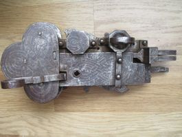 Antikes Türschloss geschmiedet