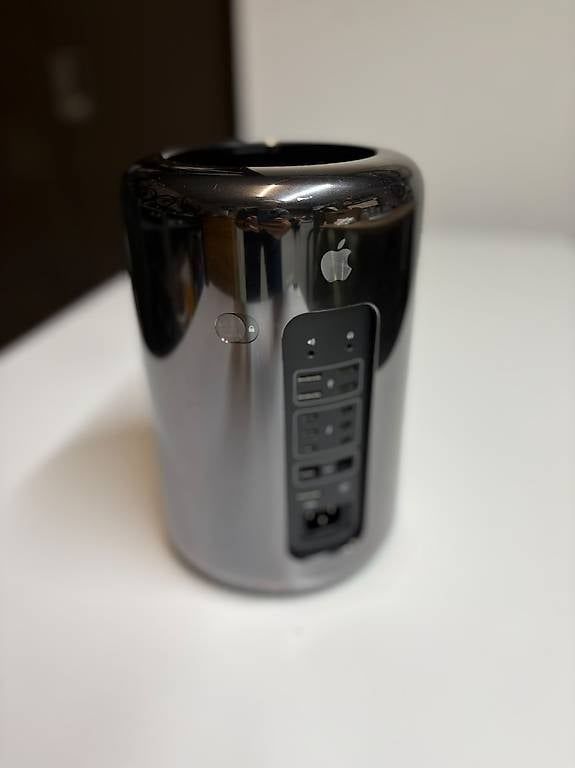 Apple PC: Mac Pro 6.1 "Trash Can" Late 2013 – Usato da Ostermundigen venduto da BaerOmu 1