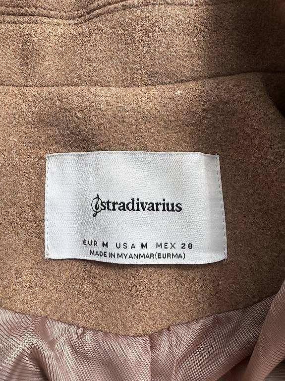 Stradivarius Cappotti: Mantel Stradivarius – Usato da Lupfig venduto da she_vfd6 2