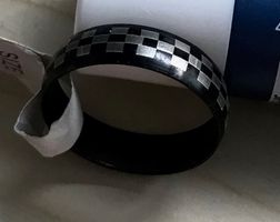 EDELSTAHLRING, SILBERFARBEN,SCHWARZ, CA.1.8CM NEU