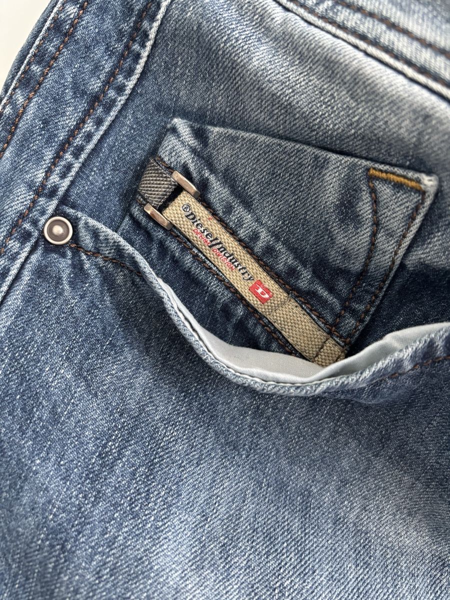 Diesel Jeans: Diesel Jeans – Nuovo (secondo la descrizione) da Basel venduto da sop_h98w 1