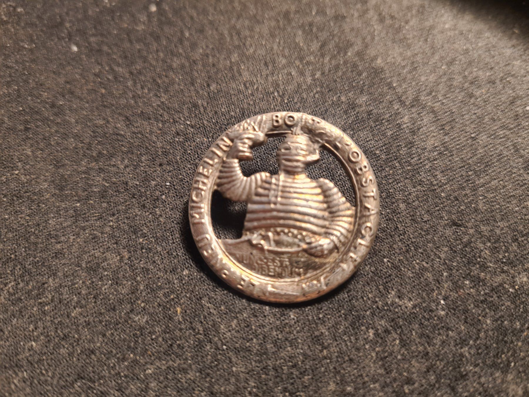 Michelin Placchette & Badge: MICHELIN 1908 BADGE VINTAGE COLLECTION – Usato da Bellevue venduto da BURGOLMANIA