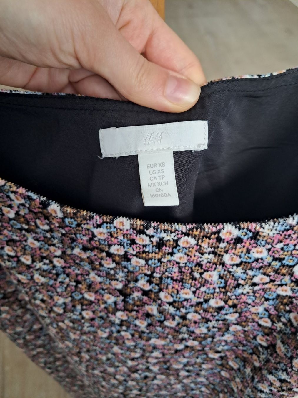 H&M Vestiti: Mini-Kleid mit Blumenmuster von H&M, XS – Usato da Basel venduto da liz_nqr9 3