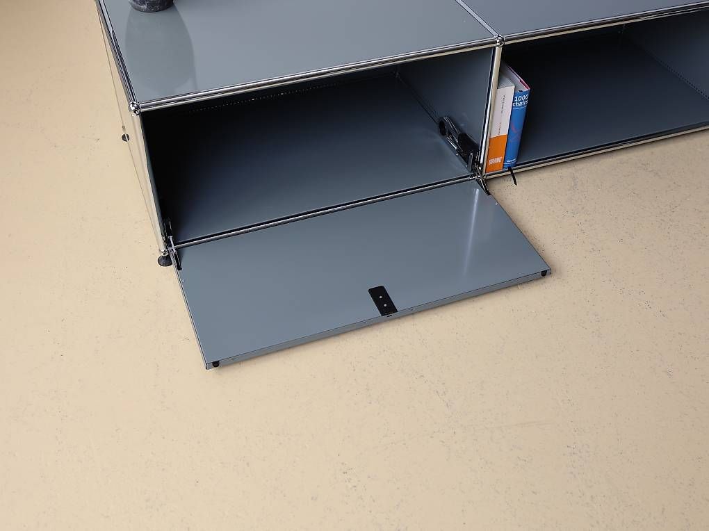 USM Cassettiere: USM Lowboard Mittelgrau, TV-Möbel – Usato da Meinisberg venduto da atelier_TILIJA 5