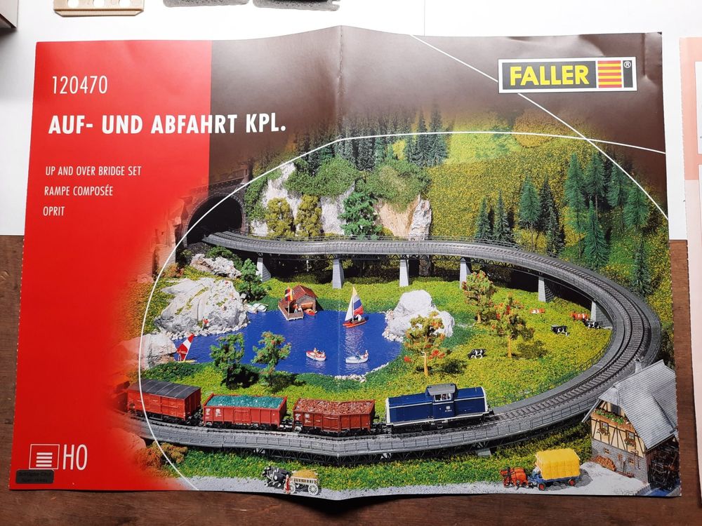 FALLER 120189 Bahnsteig Für Modelleisenbahn - H0 Maßstab Mit Beleuchtung