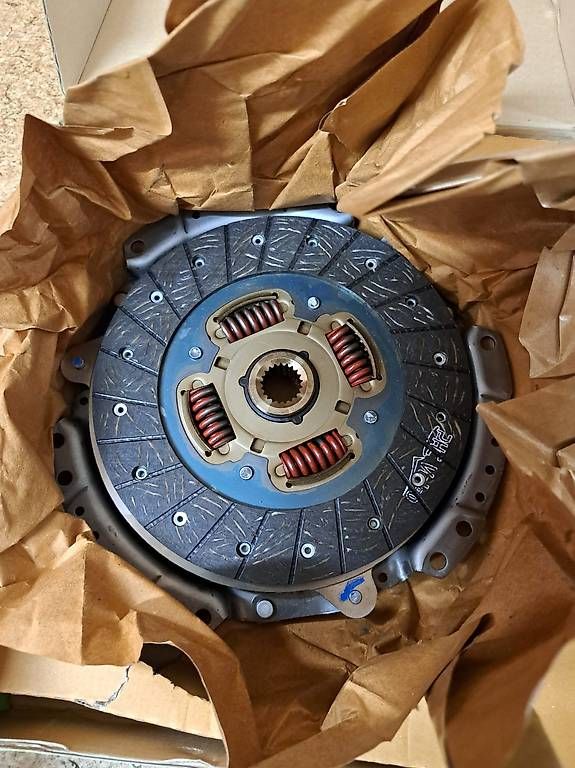 Toyota Alle Autoersatzteile: Toyota Yaris Kupplungssatz – Neu und originalverpackt aus Schliern b. Köniz von Suena1 2