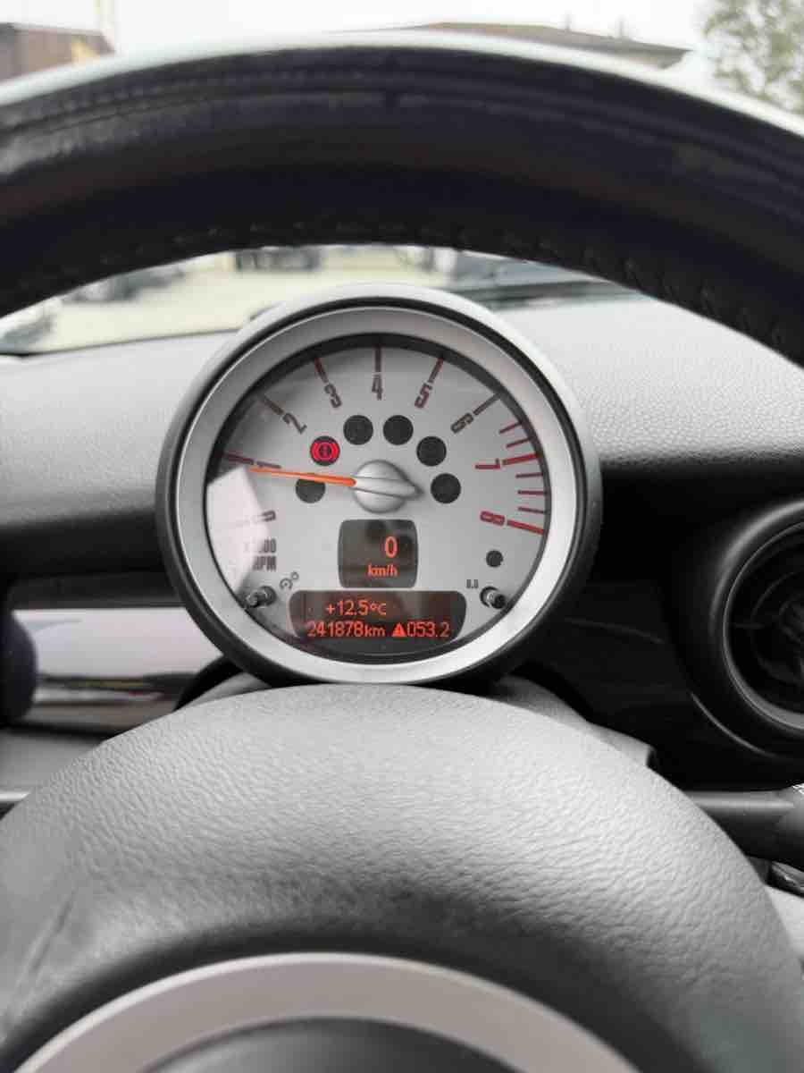 Mini Autos: Mini Cooper Limousine Black, Acceptable Condition – D'occasion à Kirchdorf AG par fer_8sf2 6