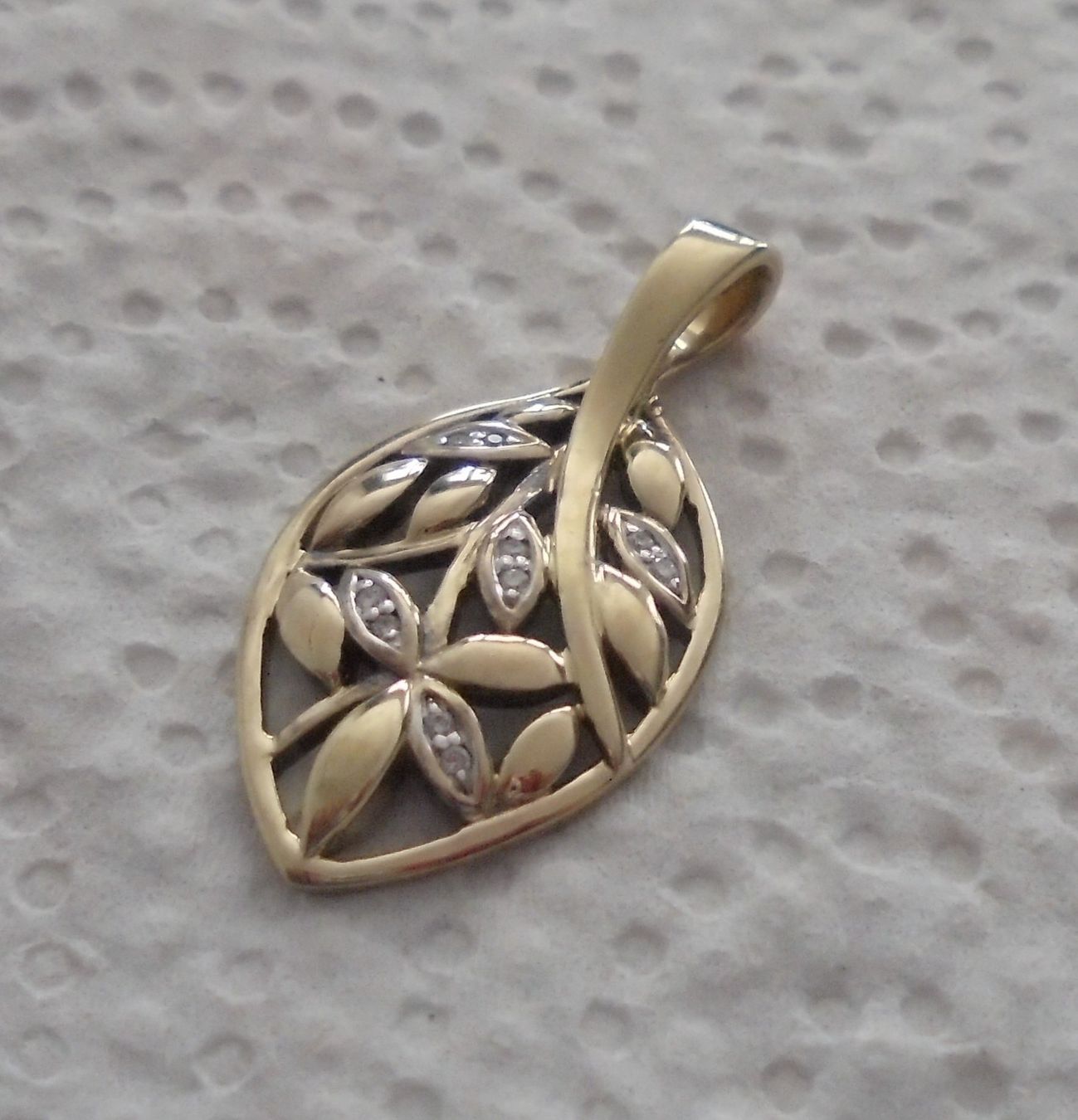 Anhänger: Echtschmuck: Brillant-Silberanhänger, vergoldet – Neu (gemäss Beschreibung) aus Zuchwil von maumauchi