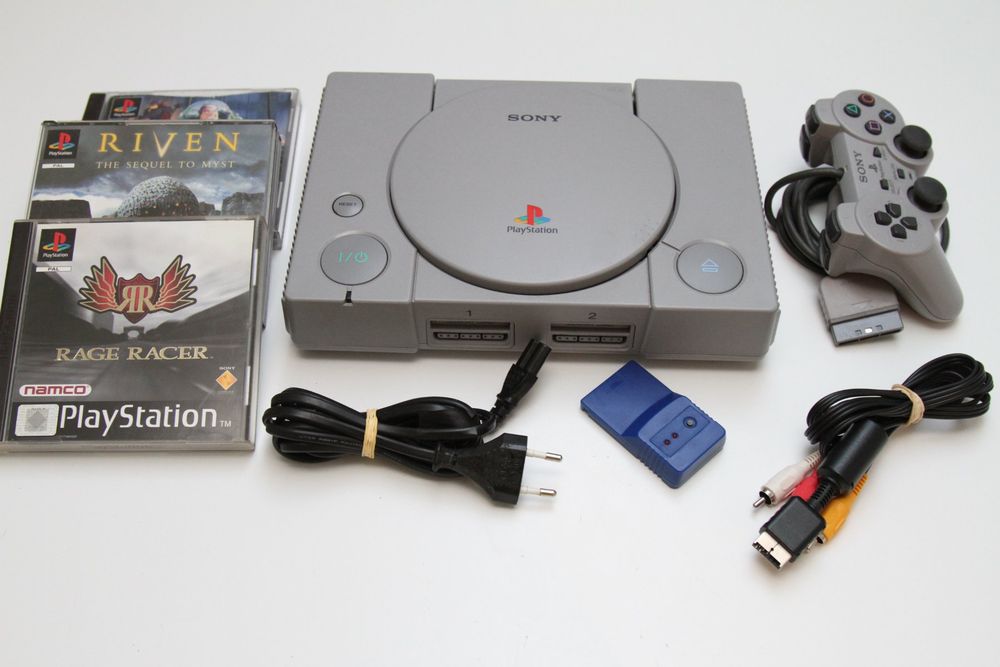 Sony Playstation 1 (PS1) mit Spielen (Gebraucht) in für CHF 79 – mit ...
