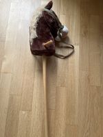 Stockpferd - mit Wiehern auf Knopfdruck