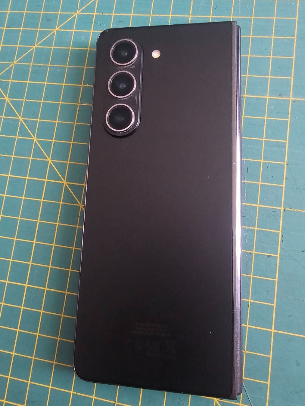 Samsung Telefoni cellulari / Smartphones: Samsung Galaxy Z Fold 5 – Usato da Zofingen venduto da Calipe 2