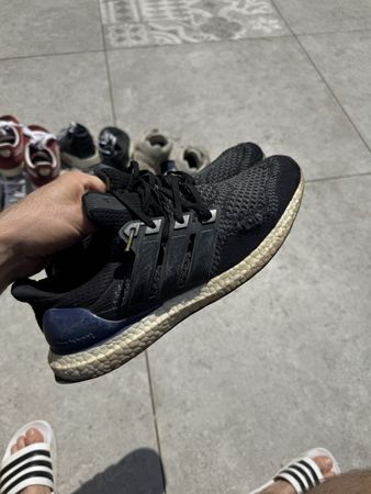 Adidas Ultra Boost noir, taille 43 1/3 - Bon état!