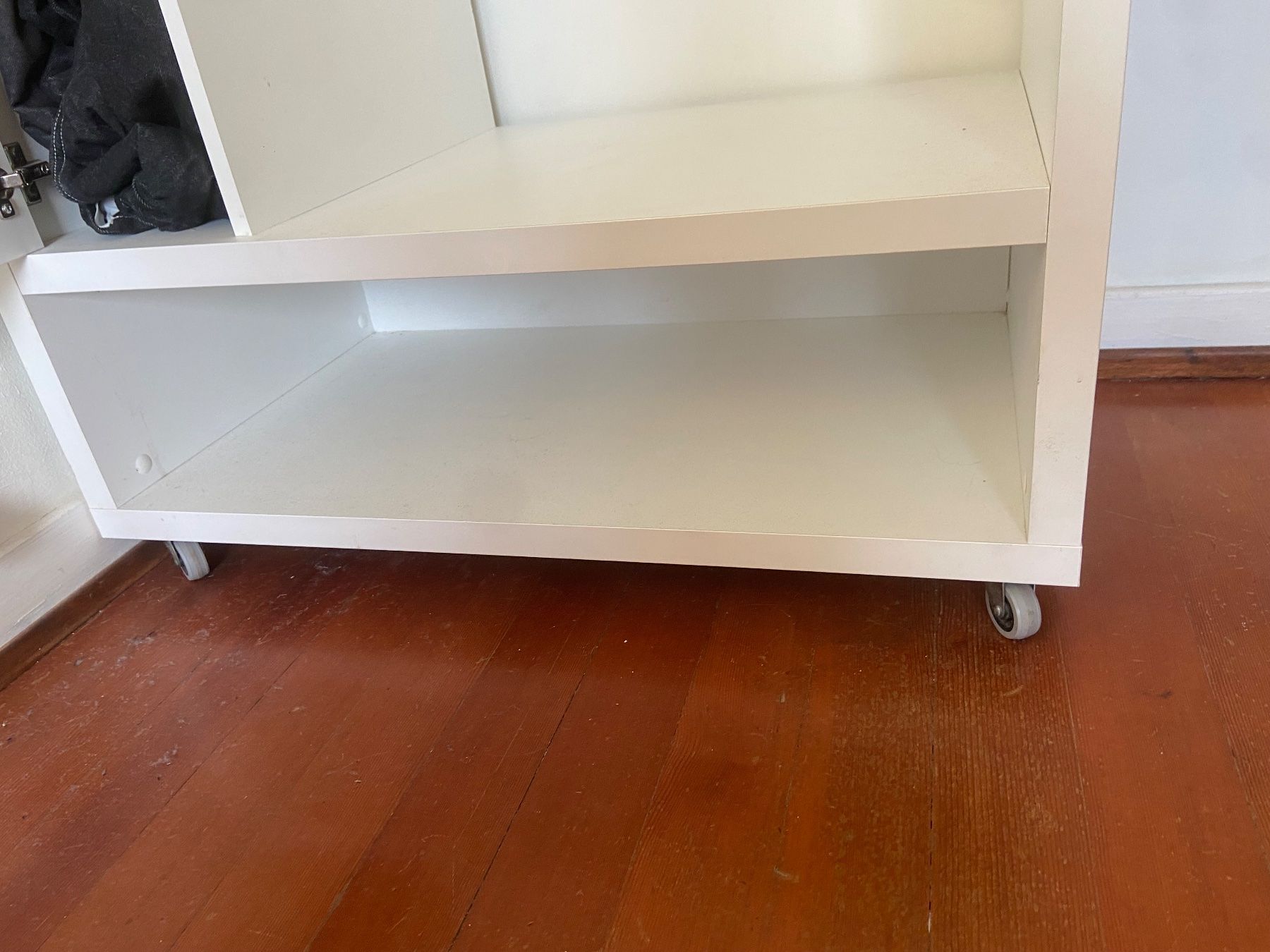 Armadi: kleiderschrank/ spiegelschrank – Usato da Meilen venduto da rowland534 1