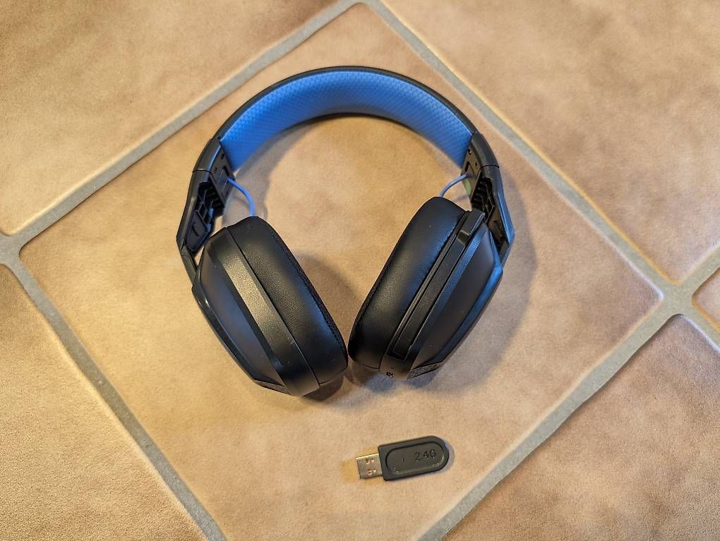 Casques audio: PlayStation 4 mit Headset – D'occasion à Höri par Makumba2 2
