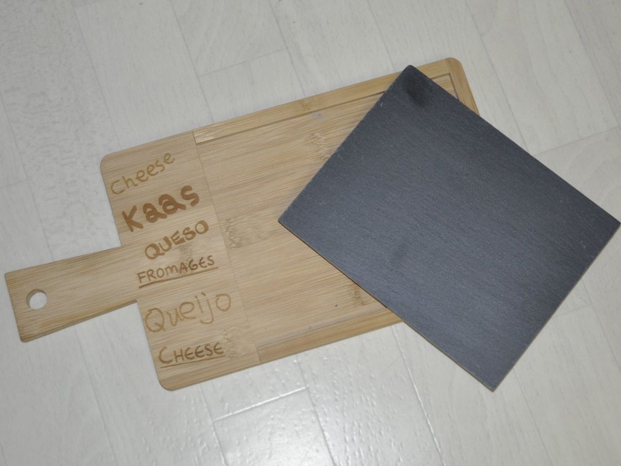 Piatti di portata: Jasstafel Schiefertafel Käsebrettli Geschenk – Usato da Oberrüti venduto da ELALL 1