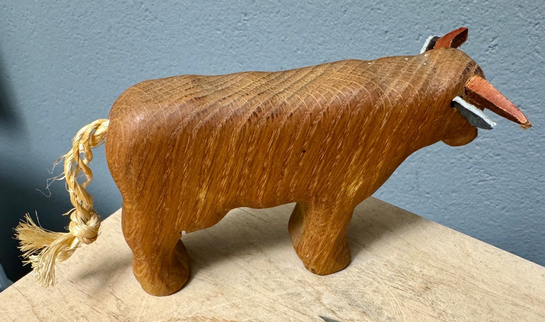 Statuette: Alte geschnitzte Holzkuh Kuh Holz – Usato da Rothrist venduto da Luckywinner 4