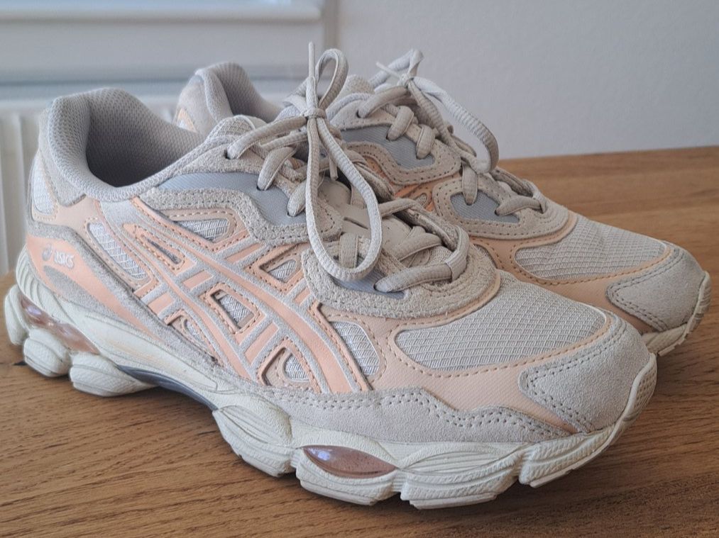 Asics Scarpe da donna: Sneaker Asics – Usato da Olten venduto da noe_vy96