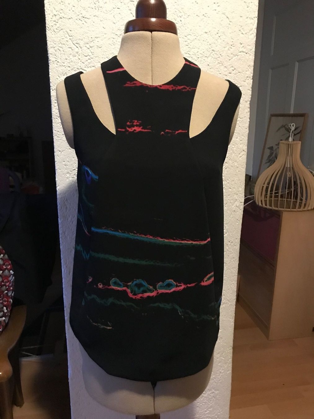 Other Stories Top: Top sans manches & Other Stories taille 34 – Usato da Basel venduto da Maria-Alexa 1