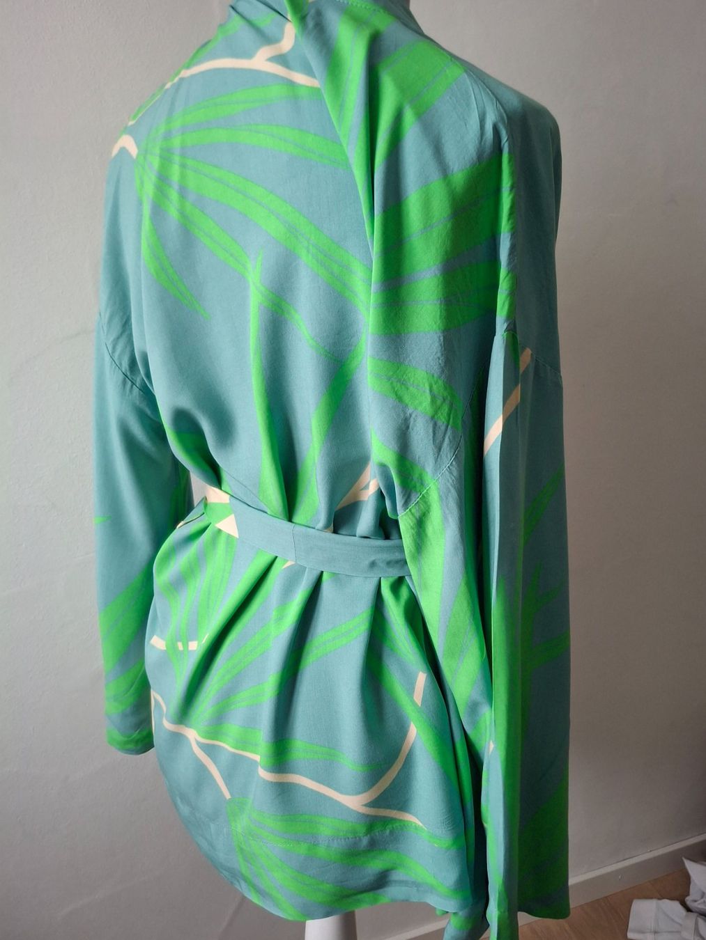 Kimono: Sommerlicher Morgenmantel, oder Strand  Kimono. Neu.Viscose – Nuovo (secondo la descrizione) da Bellikon venduto da MellonCollieMitTwint 2