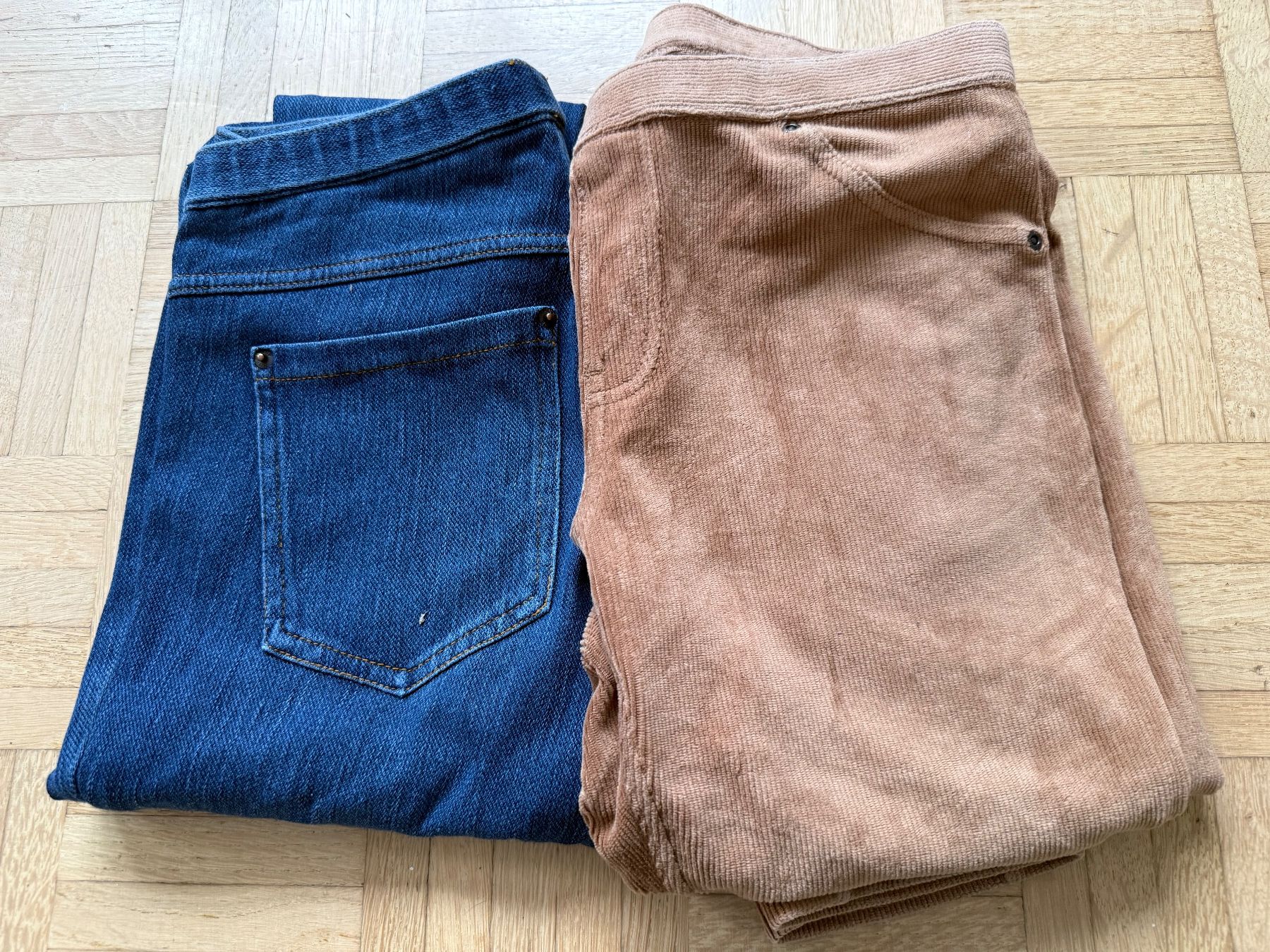 Lotti di vestiti: Hue Hosen Set: Jeans-Optik & Cord – Usato da Zürich venduto da strampli1216
