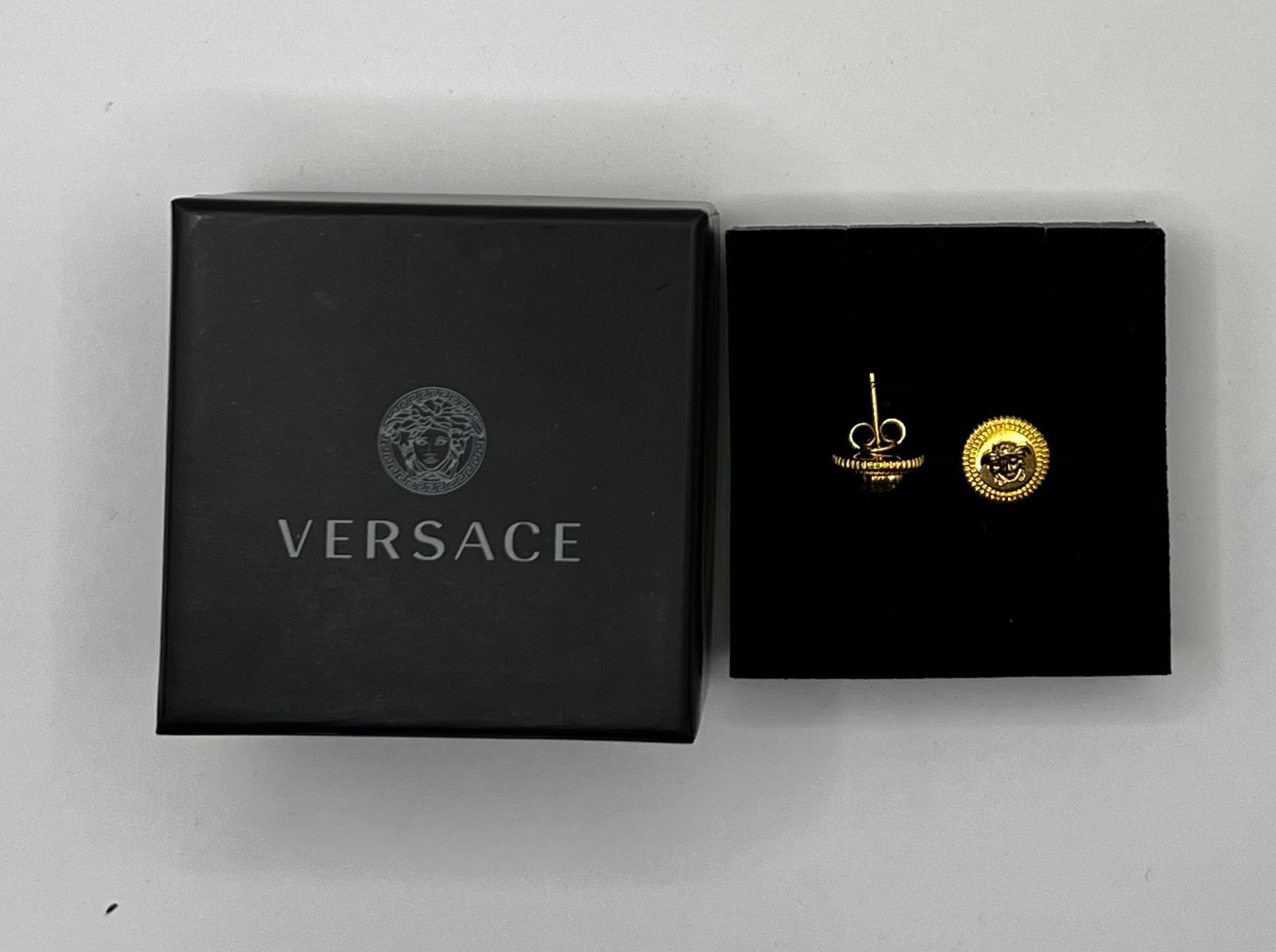 Versace Orecchini pendenti & Orecchini a lobo: Versace Ohrringe mit Medusa-Schild – Nuovo e nell'imballaggio originale da Oberaach venduto da Dandy2021 2