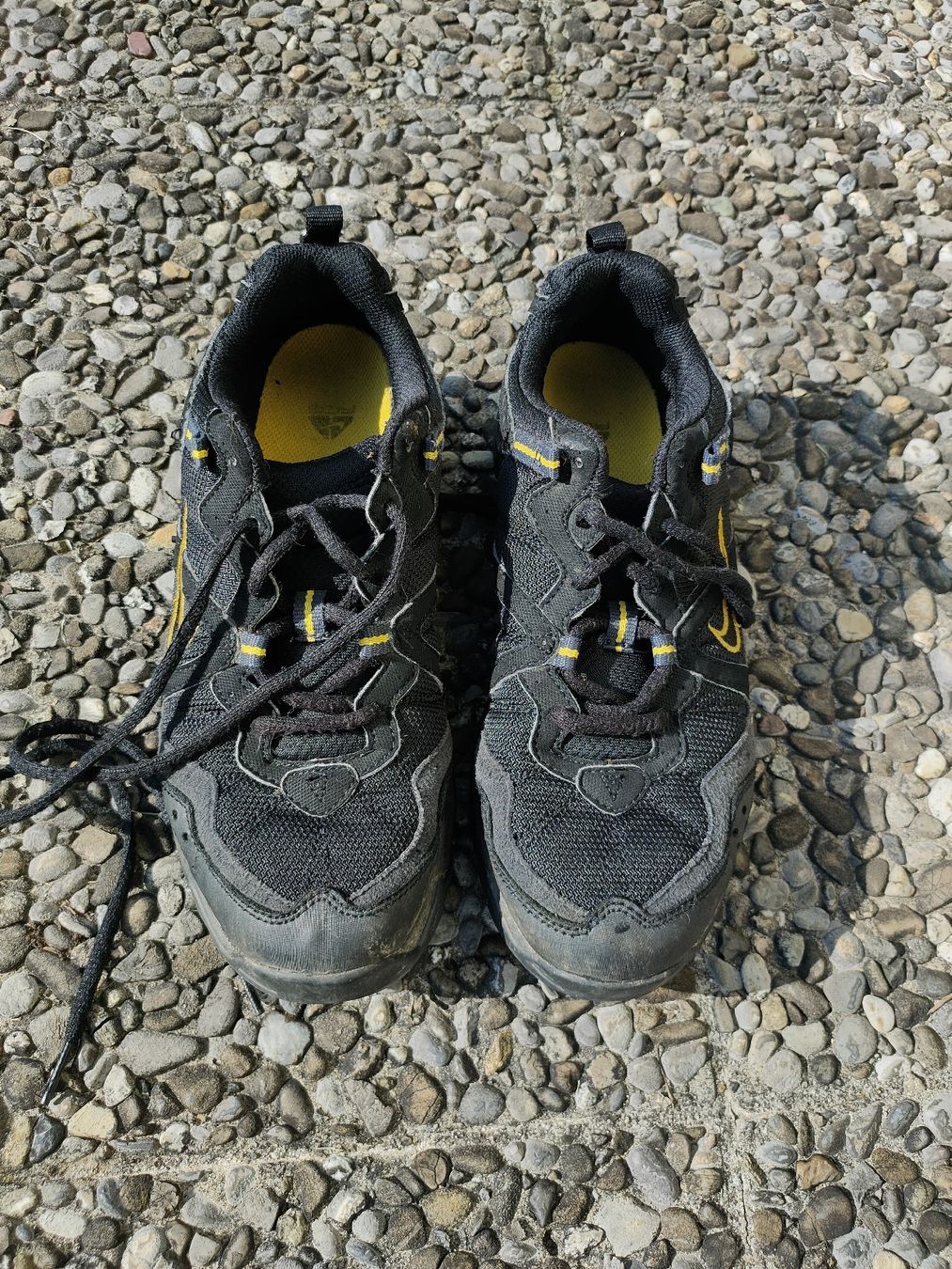Scarpe da donna: Bequeme und robuste Nike-Wanderschuhe, Grösse 39 – Usato da Thun venduto da van_52y8 2