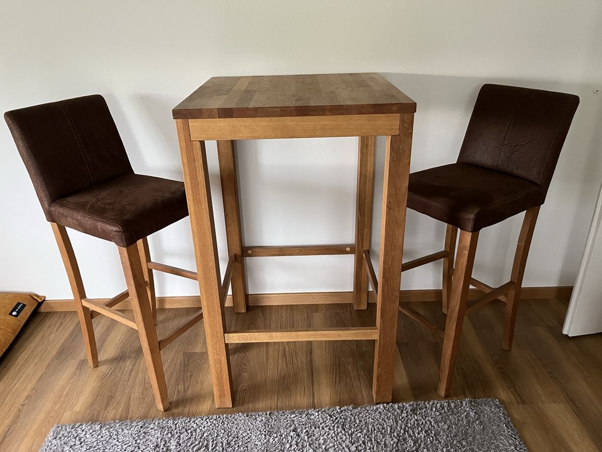Tables: Bartisch mit 2 Stühlen – D'occasion à Seuzach par laj_p6gj 4