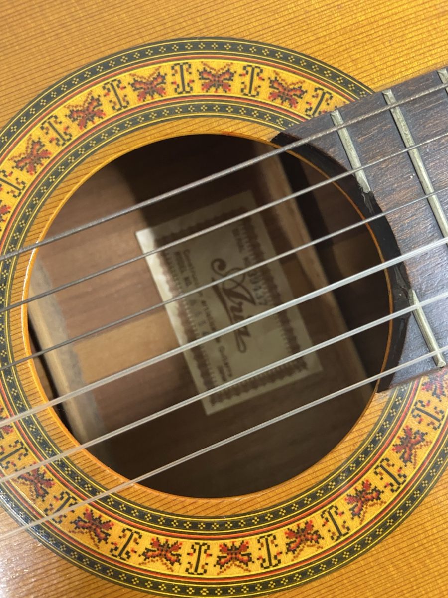 Aria Strumenti musicali: Aria Gitarre A554 – Usato da Dietikon venduto da brocki-eyra 1
