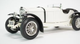 e16 Bburago 1:18 Mercedes Benz SSKL 1931 weiss