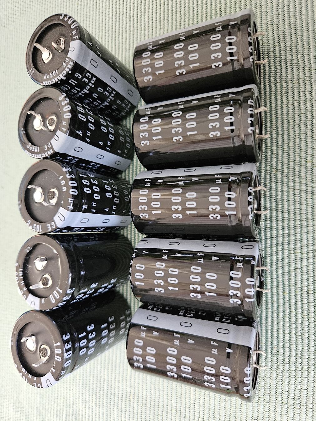 Componenti elettronici: Elkos Nichicon 3300uf 100V – Nuovo (secondo la descrizione) da Diepoldsau venduto da Knochen