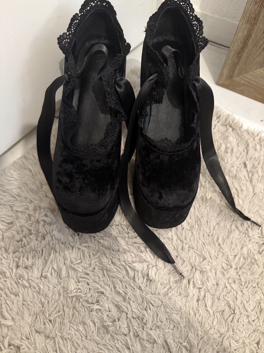 Chaussures femmes: Black Velvet Platform – Neuf (Voir description) à Suhr par iam.deestiny