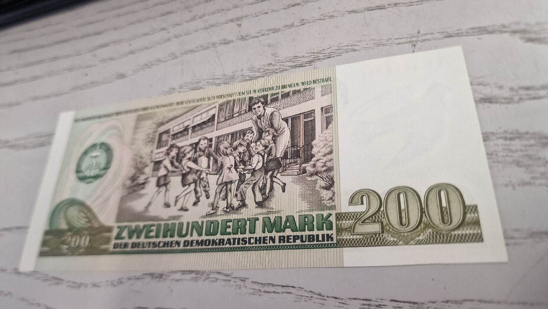 Billets de banque: 200 Mark DDR Banknote 1985  – Neuf avec emballage d'origine à Herisau par Antiques.AR 1