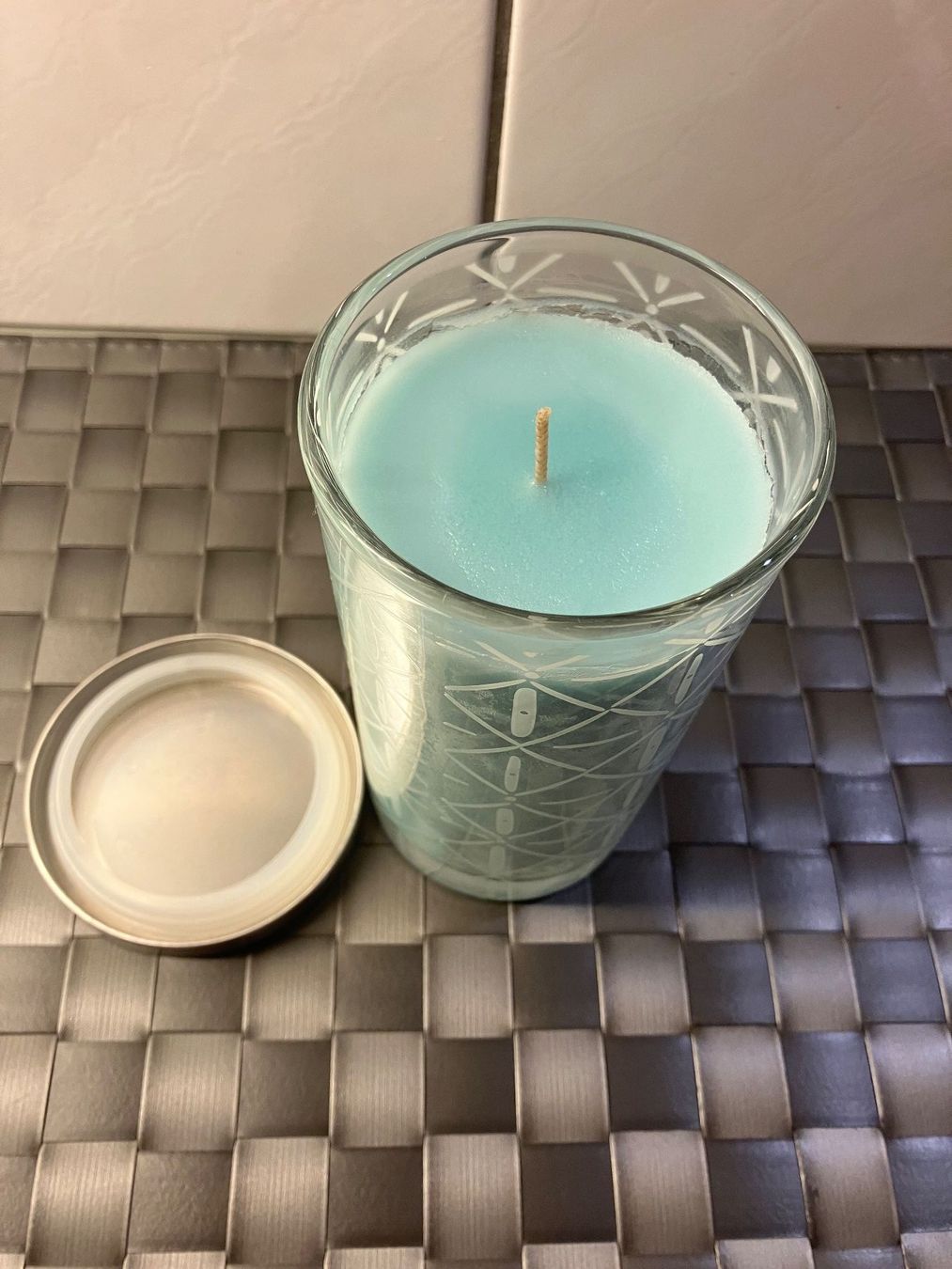 Candele: Kerze im Glas, hellblau, mit Deckel, neu – Nuovo (secondo la descrizione) da Basel venduto da ampra2276 2