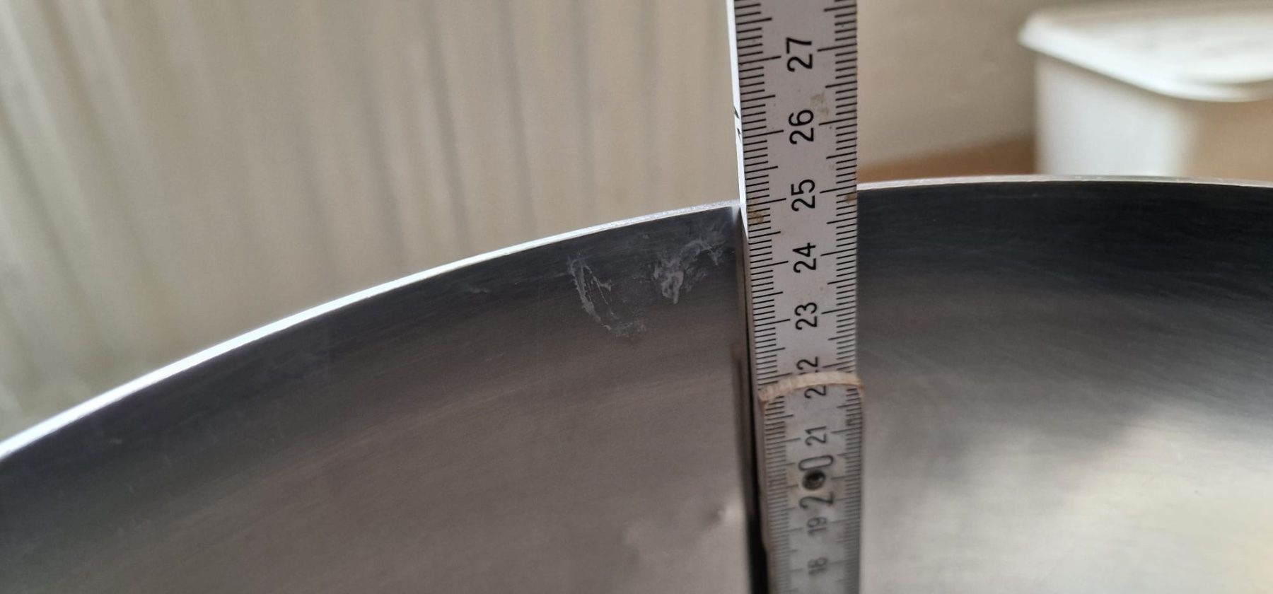 Pentole: Grosse, robuste Chromstahl-Topf, 30 cm Durchmesser – Usato da Duggingen venduto da Ysvogel 1