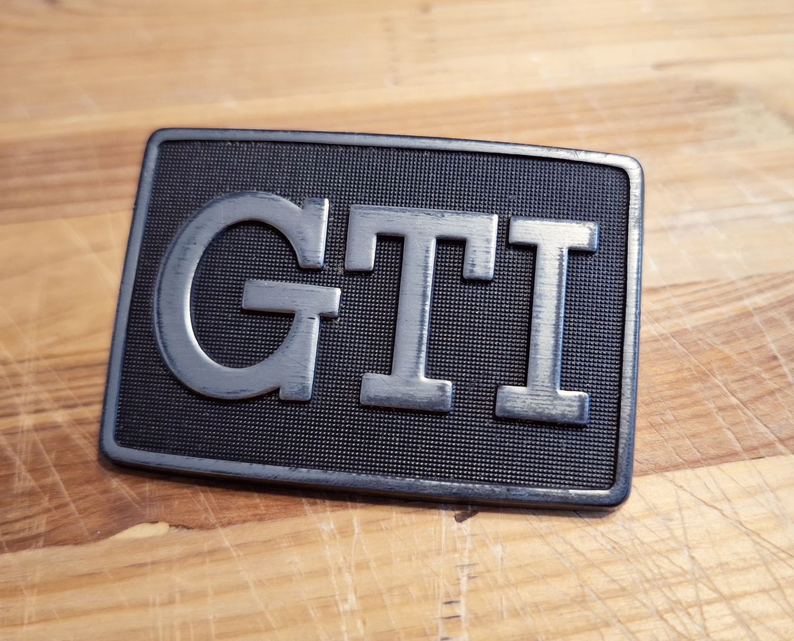 VW Tutti pezzi di ricambio auto: VW Golf 2 GTI Emblem – Usato da Triesen venduto da BLACKSHEEP75