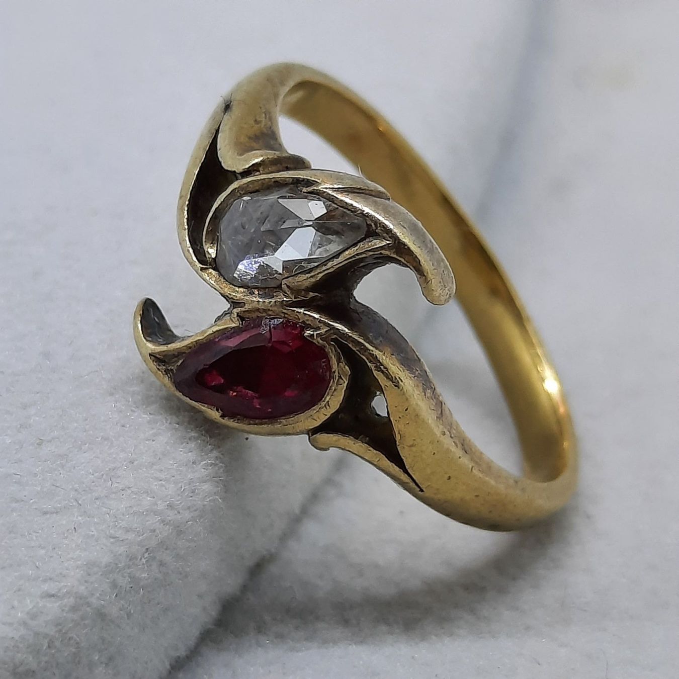 Anelli: Edler Goldring mit wunderschönem Altschliff Diamant – Usato da Unterägeri venduto da Altgoldschmuck