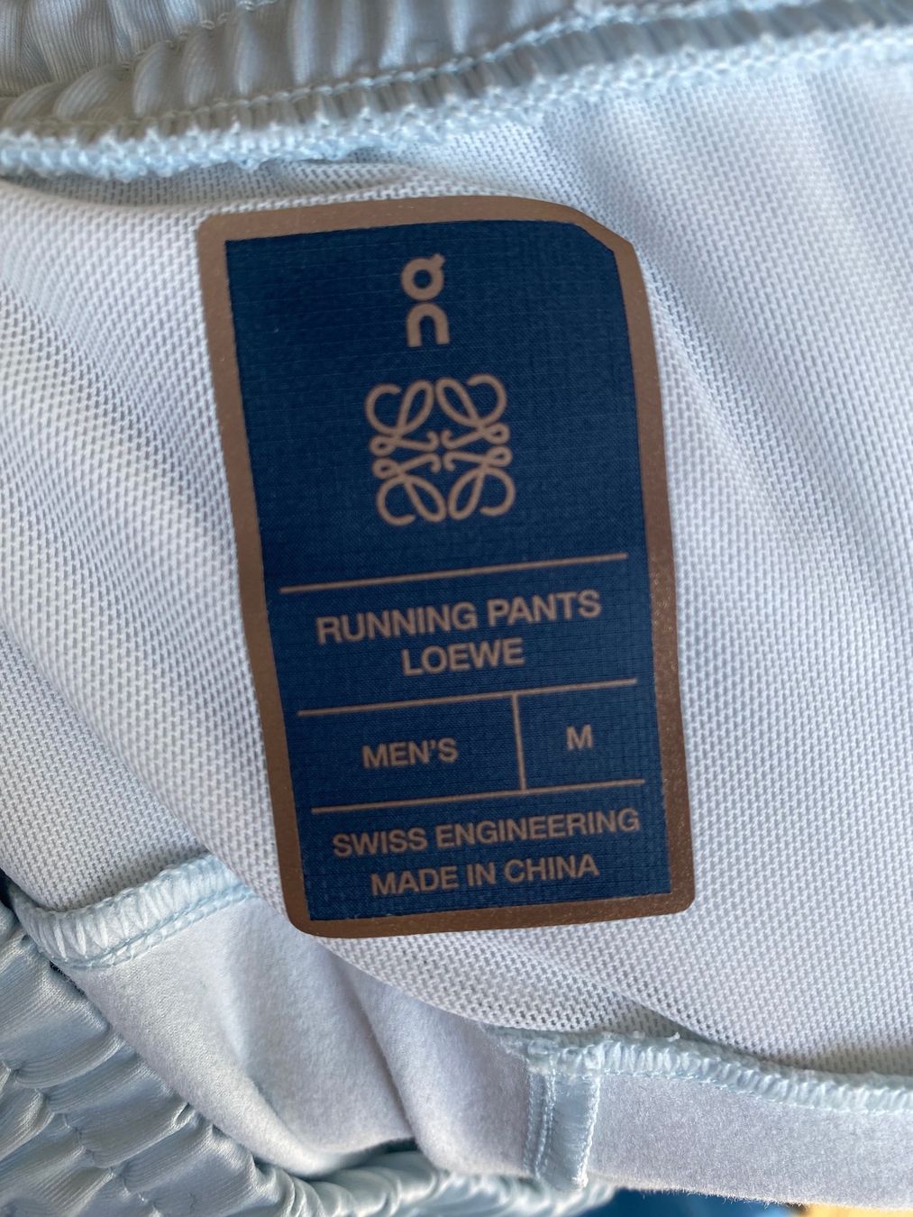 Loewe Pantaloni: Running Pants ON x LOEWE – Nuovo (secondo la descrizione) da Luzern venduto da rhythm2 4